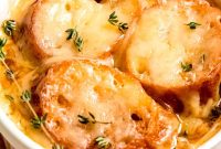 French Onion Chicken Soup Recipe — Cozy, Savory Comfort Meal