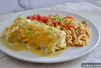 Green Chili Chicken Burrito Recipe: Savory, Spicy and Easy to Make