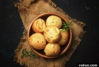 Paleo-Style Garlic Bread Recipe: Crispy Low-Carb Garlic Loaf