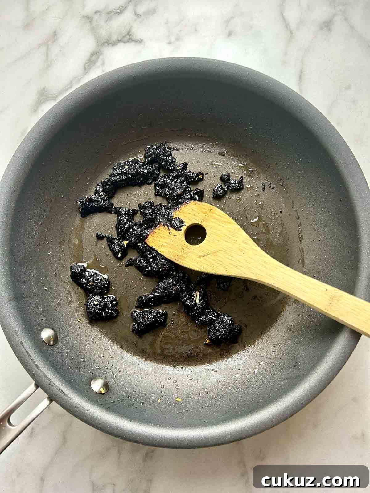 sautéing garlic and black bean paste