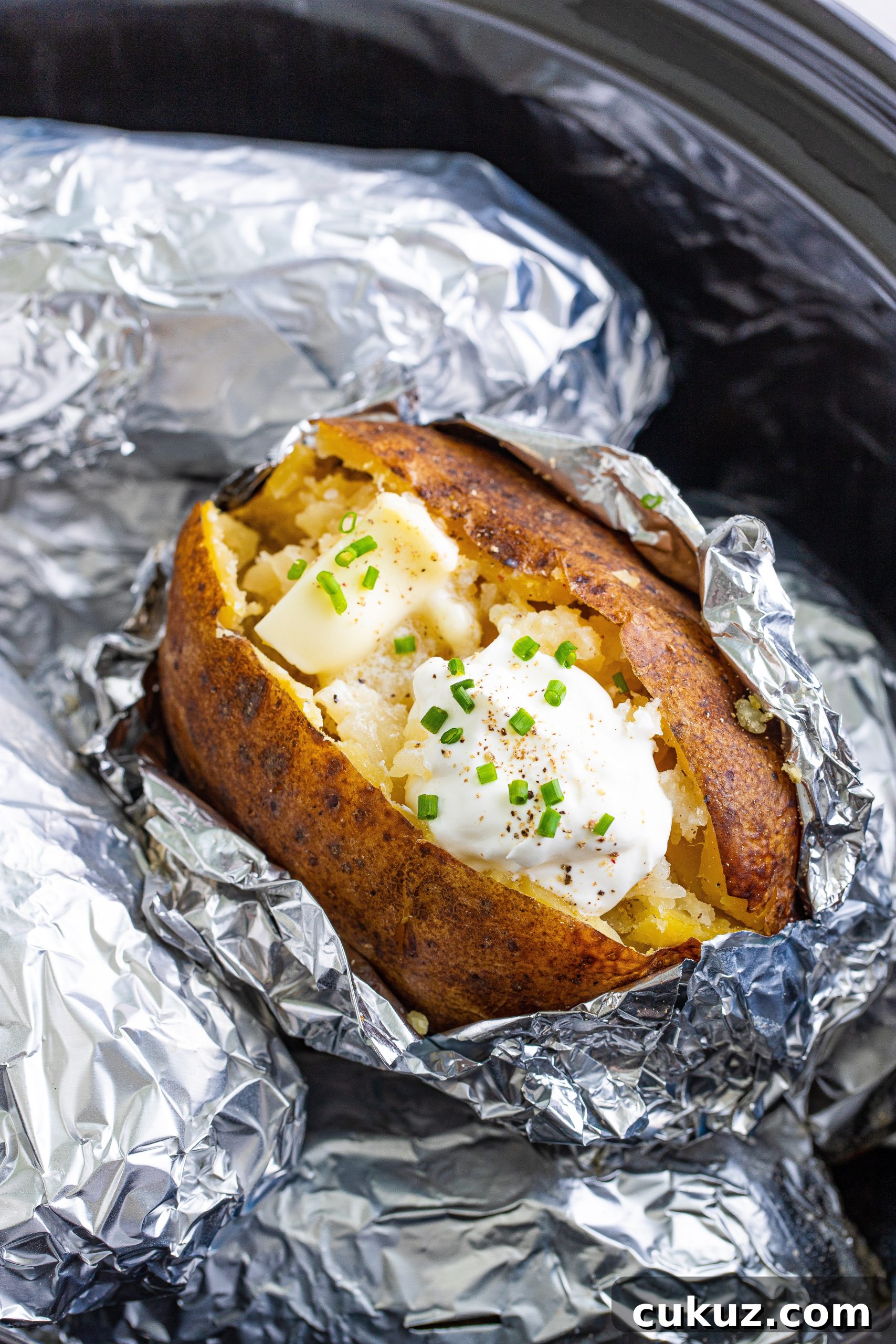 Sour cream and chives topping