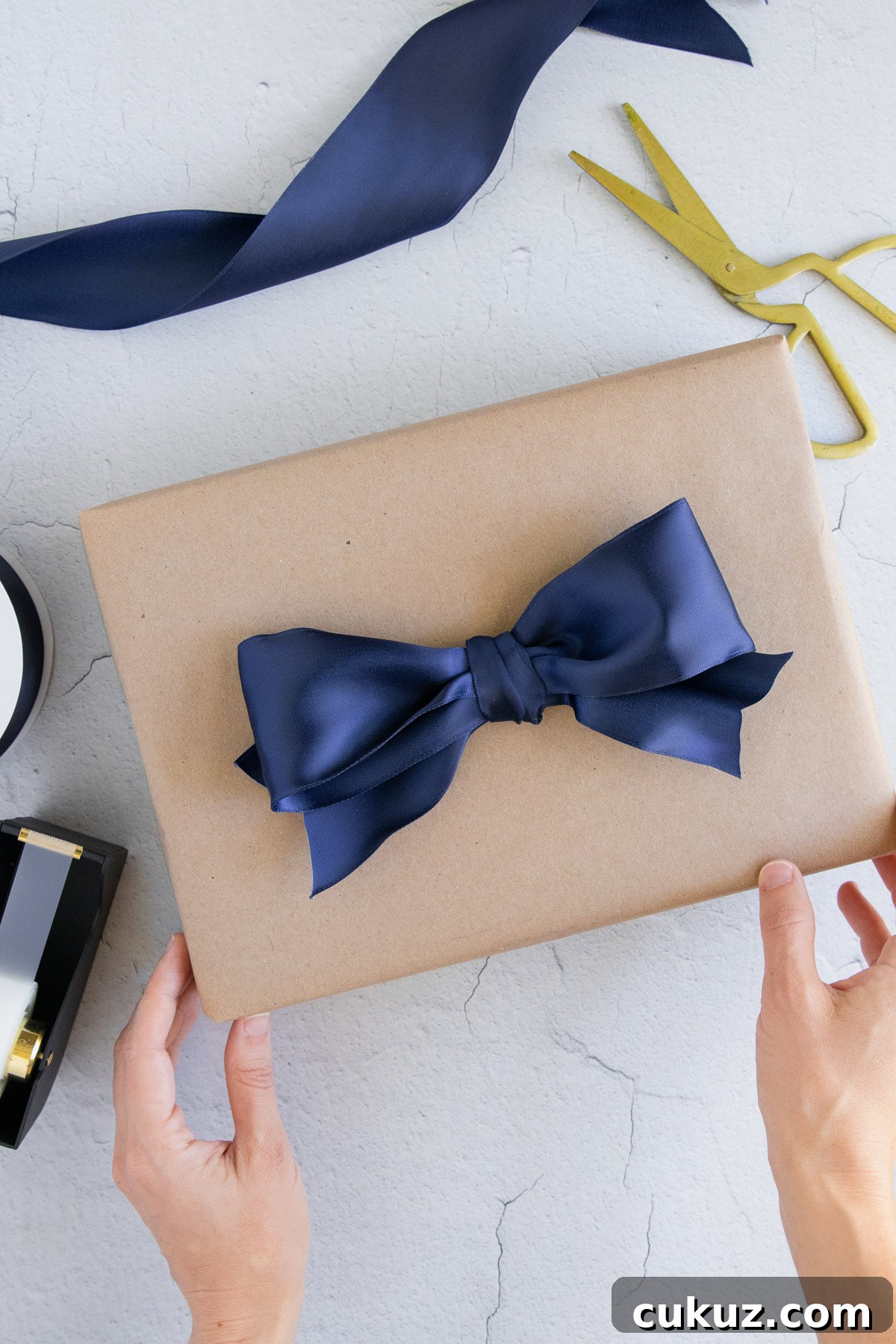 5 Bow-Tying Techniques to Make Your Gift Wrapping Shine 11 5 ways to a tie a bow