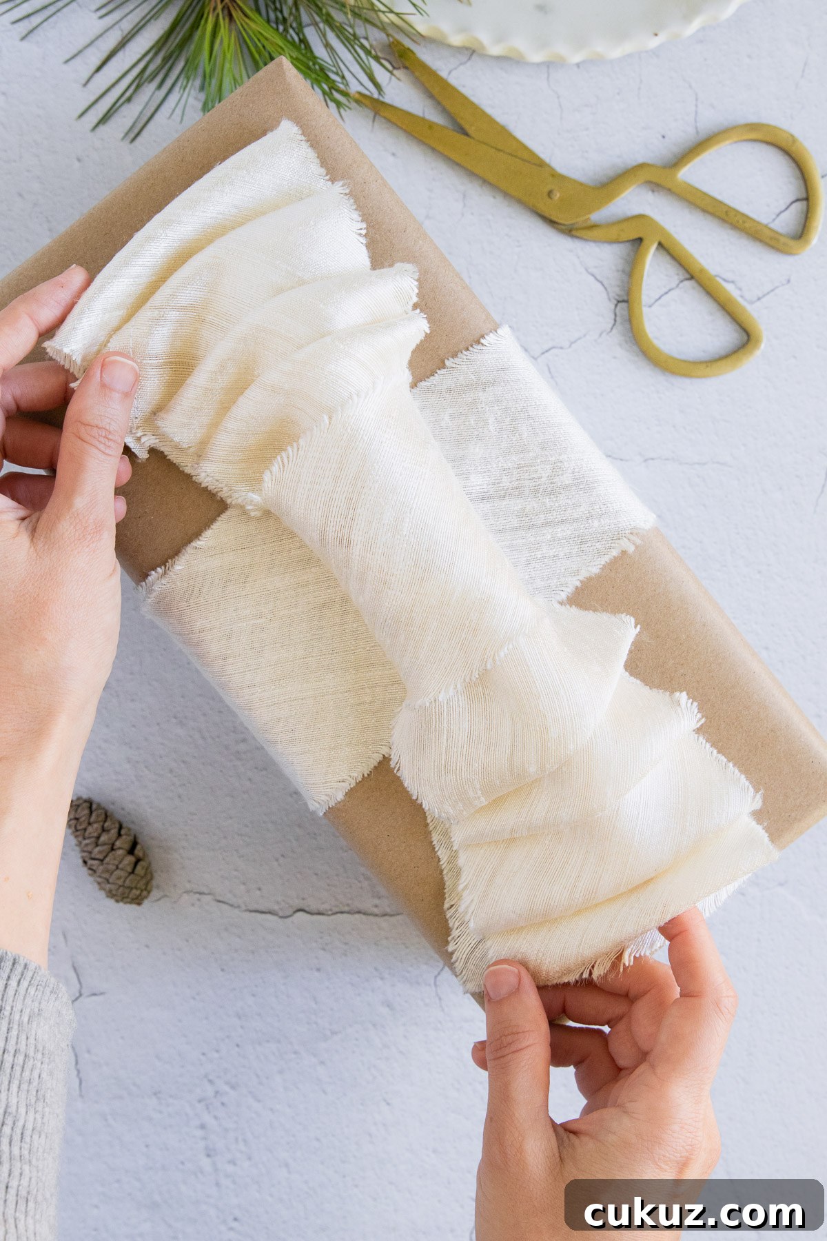 5 Bow-Tying Techniques to Make Your Gift Wrapping Shine 7 5 ways to a tie a bow