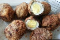 Crispy Meat-Coated Scotch Eggs with Savory Seasoning