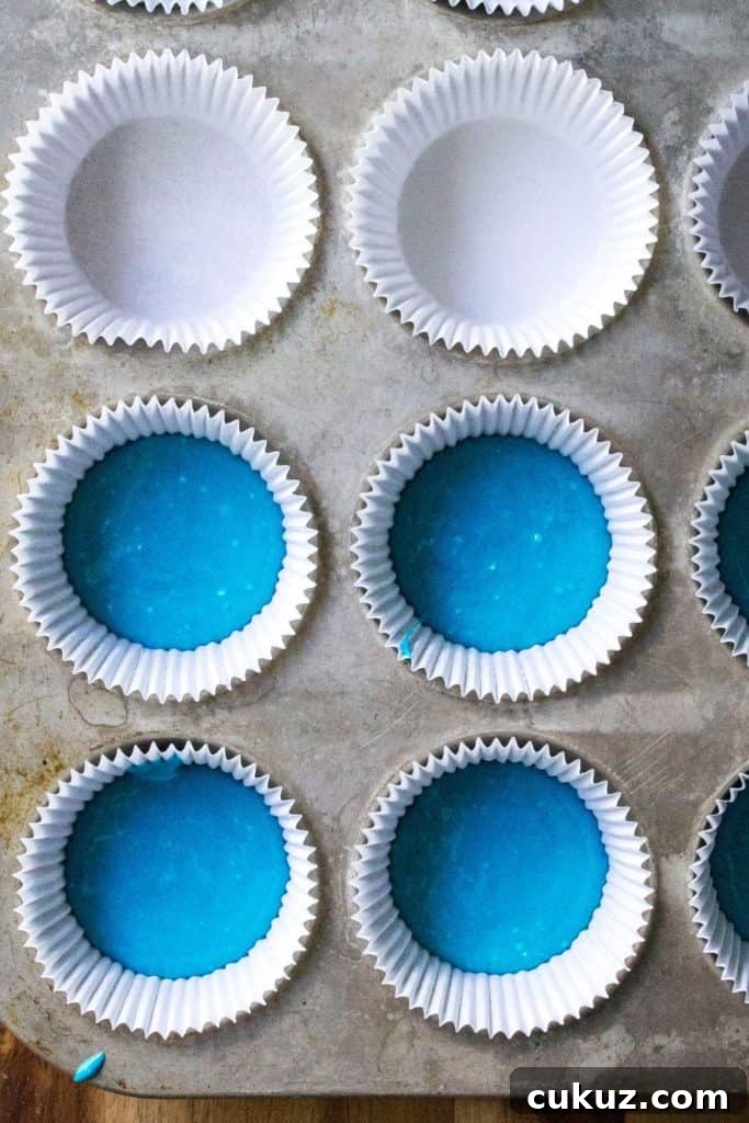 Red White and Blue Patriotic Cupcakes blue layer