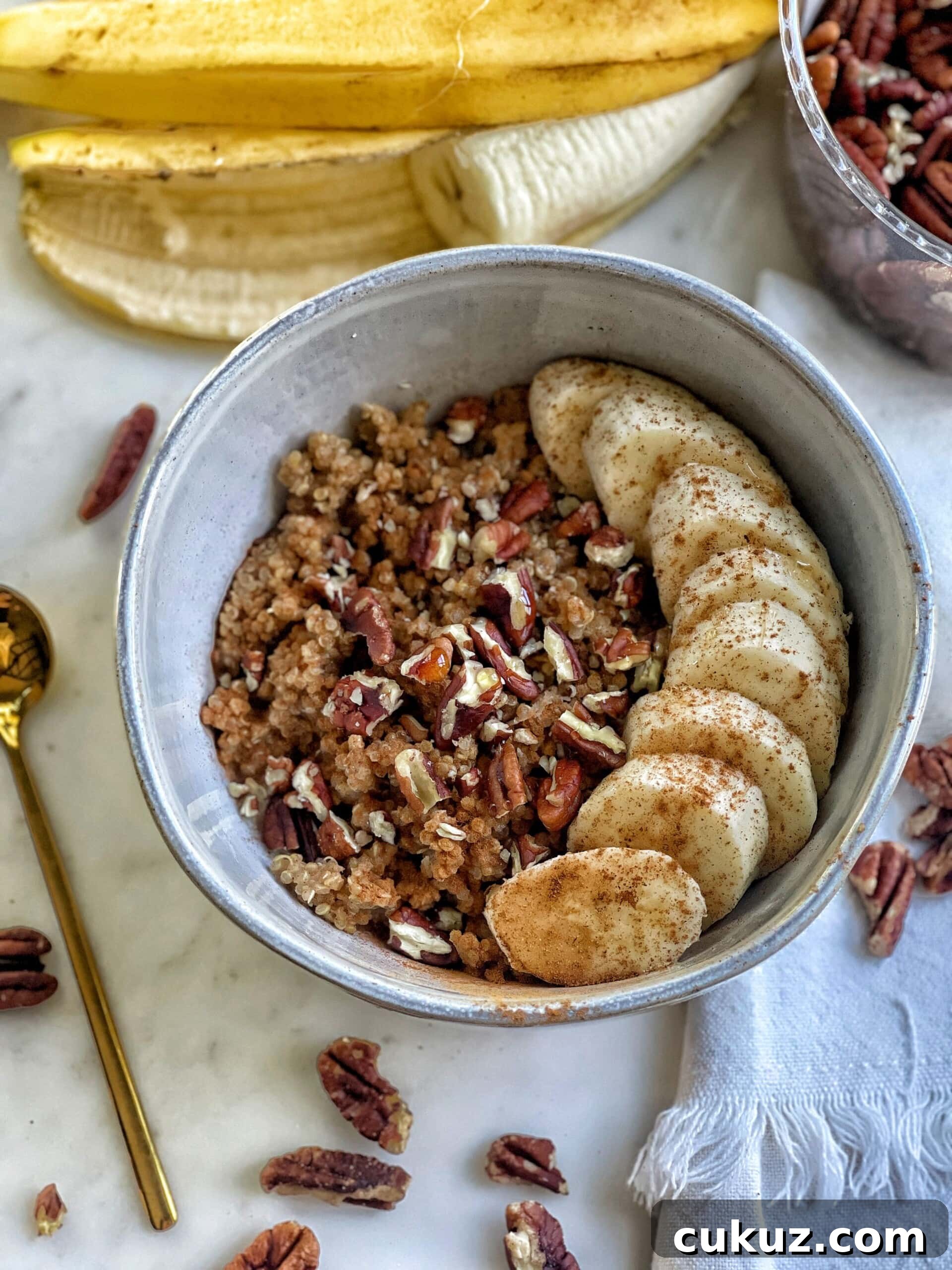 Sweet Quinoa Breakfast Porridge: Creamy Morning Quinoa Oatmeal 8 Finished quinoa bowl