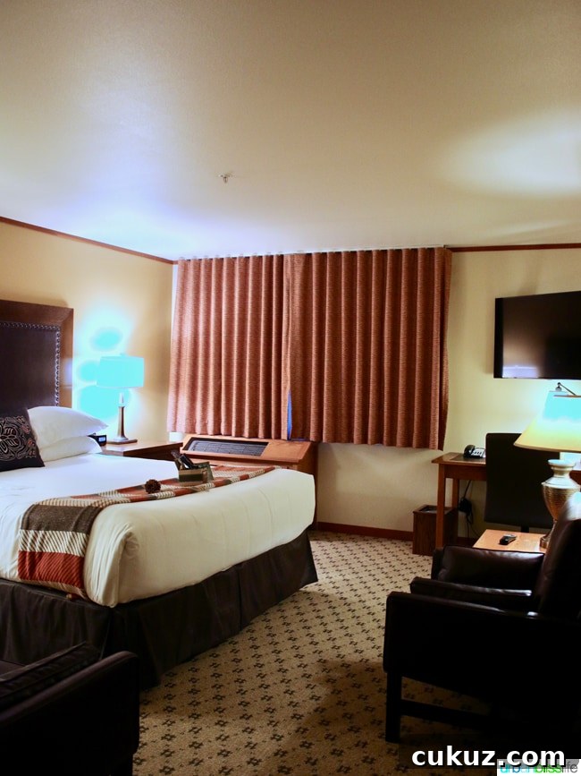 Skamania Lodge hotel room Washington. Travel stories & hotel reviews on UrbanBlissLife.com