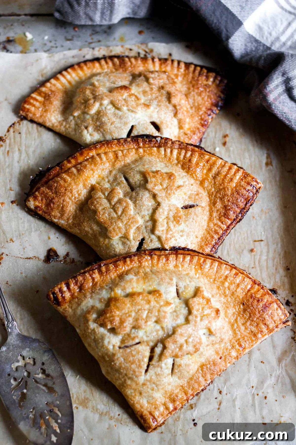Healthy Individual Apple Pies with Turbinado Sugar and Sweet Baked Apple Filling