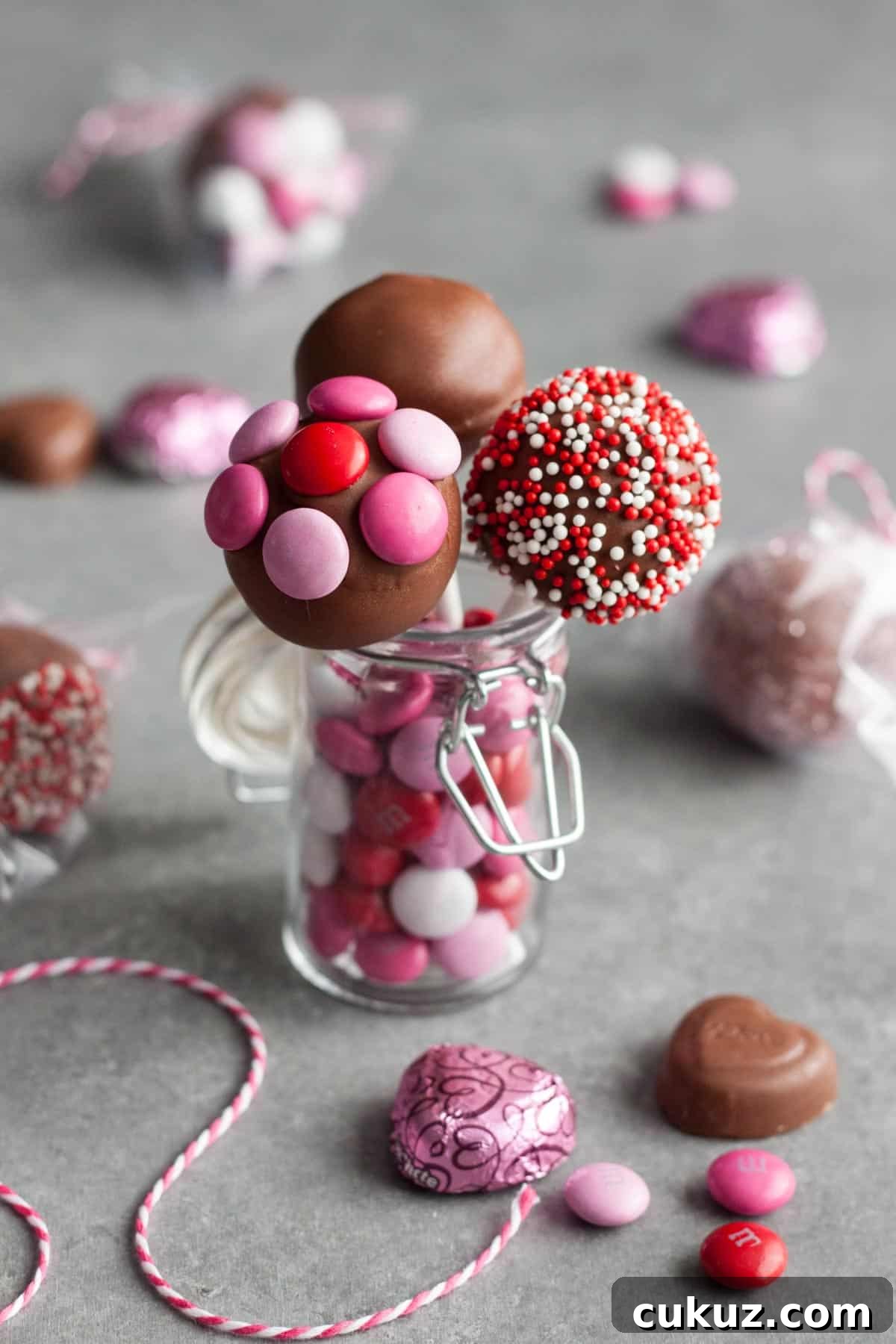 Chocolate Covered Strawberry Truffle Pops