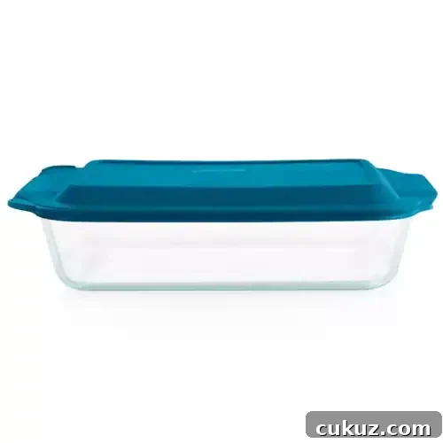 Extra deep glass pyrex 9 x 13 inch baking dish with lid.
